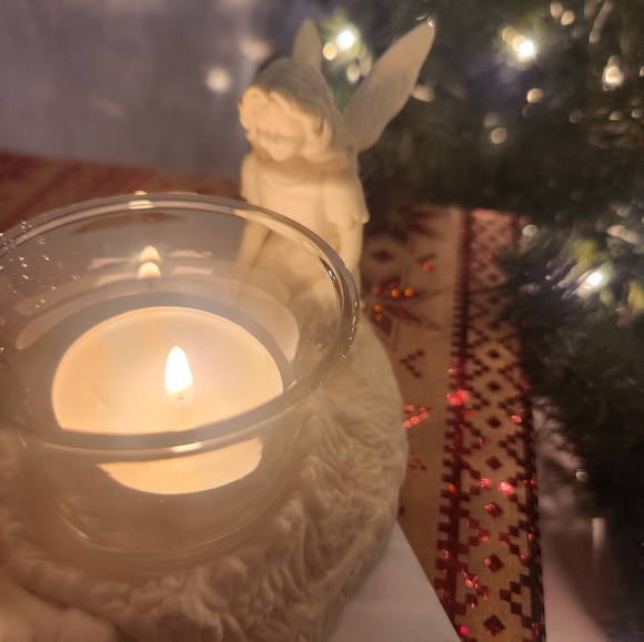 PartyLite Arianna's Garden Mother & Daughter Fairy tea light holder P7627 - Picture 3 of 5